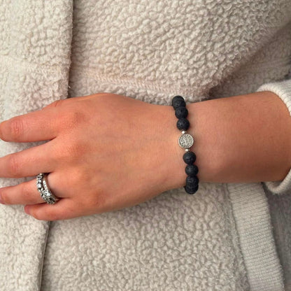 Pulsera Piedra Volcanica con Medalla de San Benito Plata 925